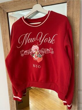 🍰🍓New York N.Y.C. Red Graphic Strawberry Shortcake Sweat-shirt